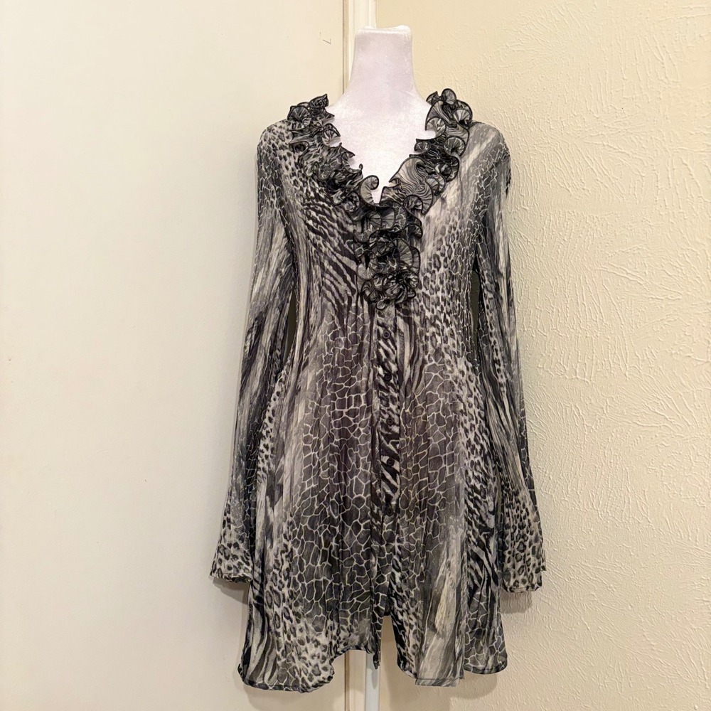 Gray Snow Leopard Animal Print Pleated Crinkle Ruffle Button Down Top Blouse L
